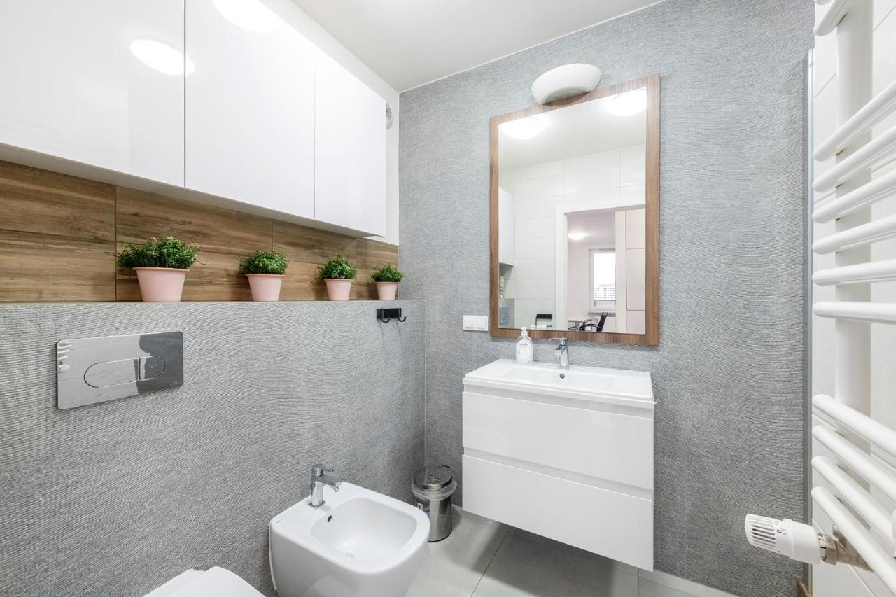 Waw Pokoje Manhattan Varsovie Extérieur photo