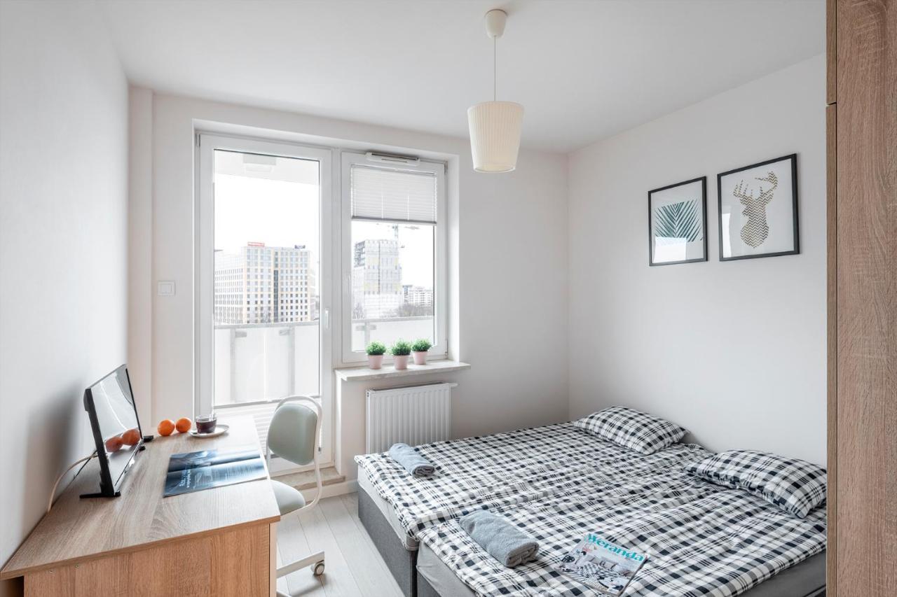 Waw Pokoje Manhattan Varsovie Extérieur photo